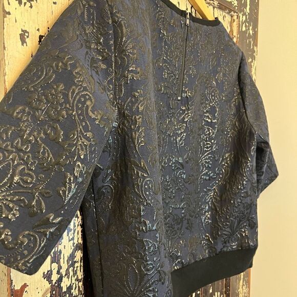 Vera Wang Simply Vera size Medium Metallic jacquard blouse. Size M. - Picture 4 of 8